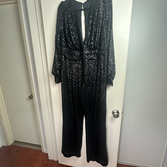 Miss Avenue Black Comet Sparkly Sequin Surplice Deep V-Neckline Jumpsuit NWT 2X - Picture 4 of 16